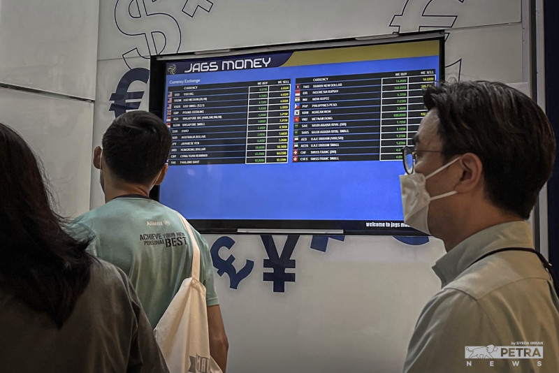 Ringgit continues downtrend ahead of Fed interest decision