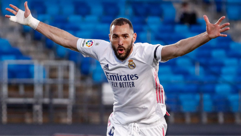 Benzema hat trick leads Real Madrid to Copa final