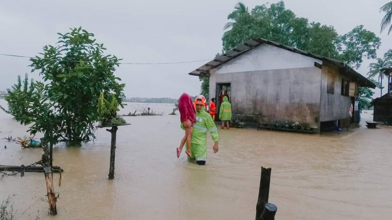 Death toll in Philippine floods rises to 13, 23 missing