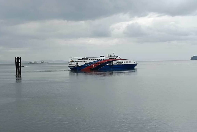 4m high waves force ferry to return to Langkawi