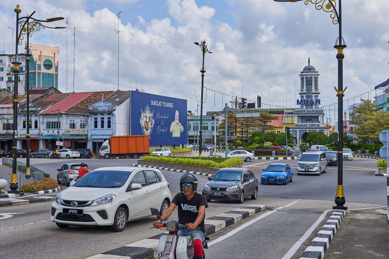 Johor polls: flag wars off to slow start in Muar