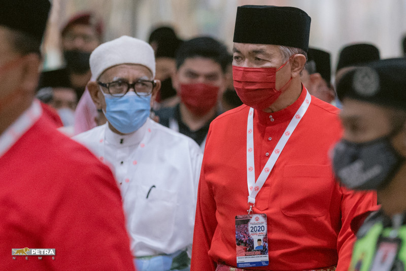 [UPDATED] Stop changing fatwas: Zahid blasts Hadi for calling GE15 handouts ‘charity’