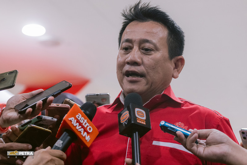 Tun Faisal latest figure to be sacked from Umno