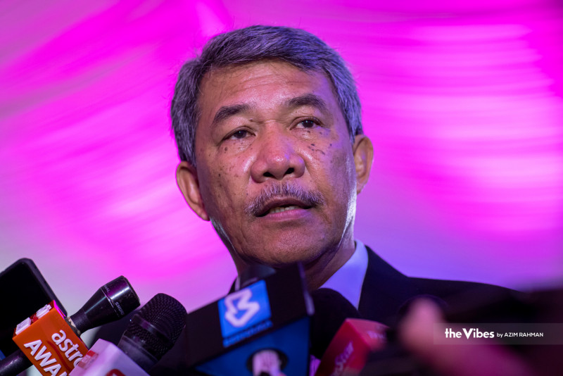 Foreign nuclear-powered subs can enter our waters, just don’t provoke: Tok Mat
