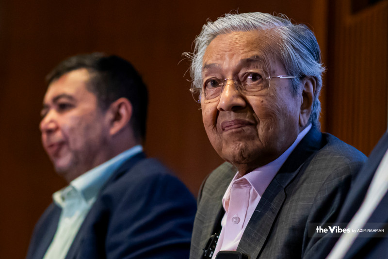 Bow out already: Dr Mahathir joins calls for Zahid’s resignation