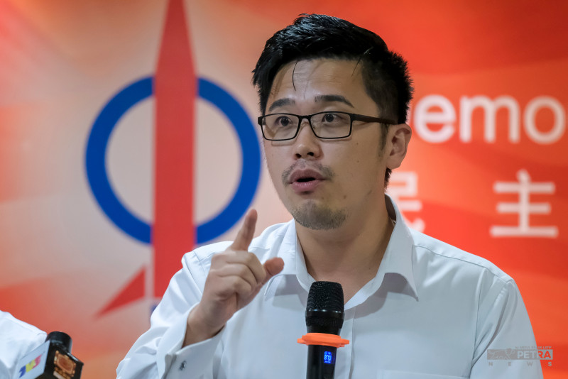 Cops record statement from DAP’s Howard Lee over his use of Quranic verse