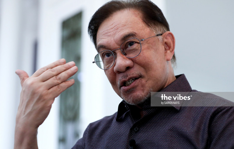 Anwar warns religious figures against abusing credentials