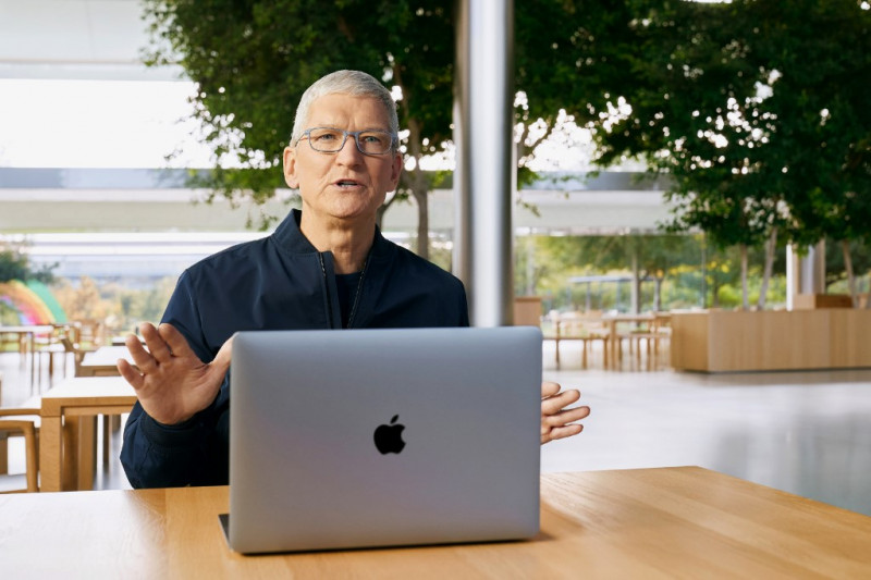 Facebook, Apple chiefs unleash barbs as App Store feud hots up