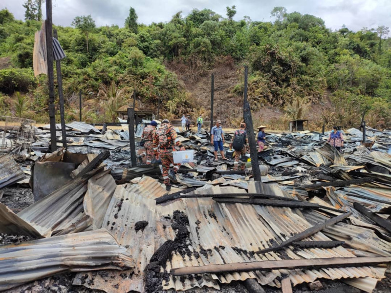 Firemen take 2 days to reach S’wak longhouse, blaze leaves 127 homeless