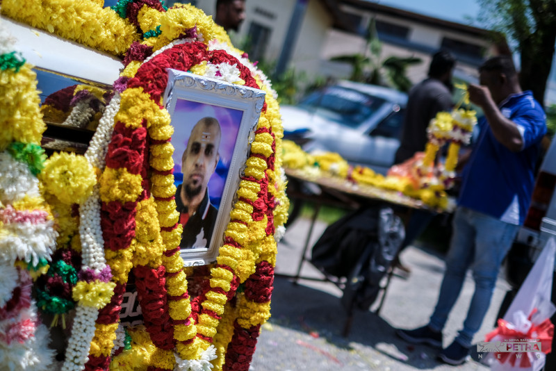 Nagaenthran’s family, friends see off ‘Boy’ in tearful procession