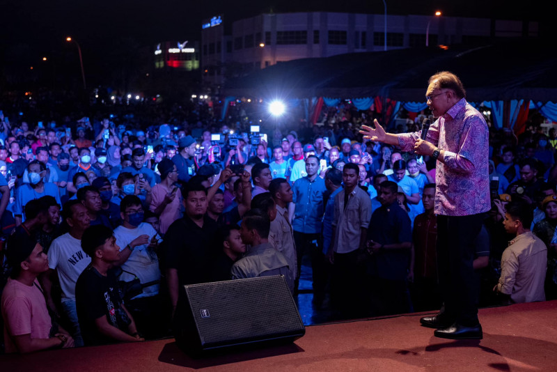 Anwar rubbishes allegations that opposition states being victimised