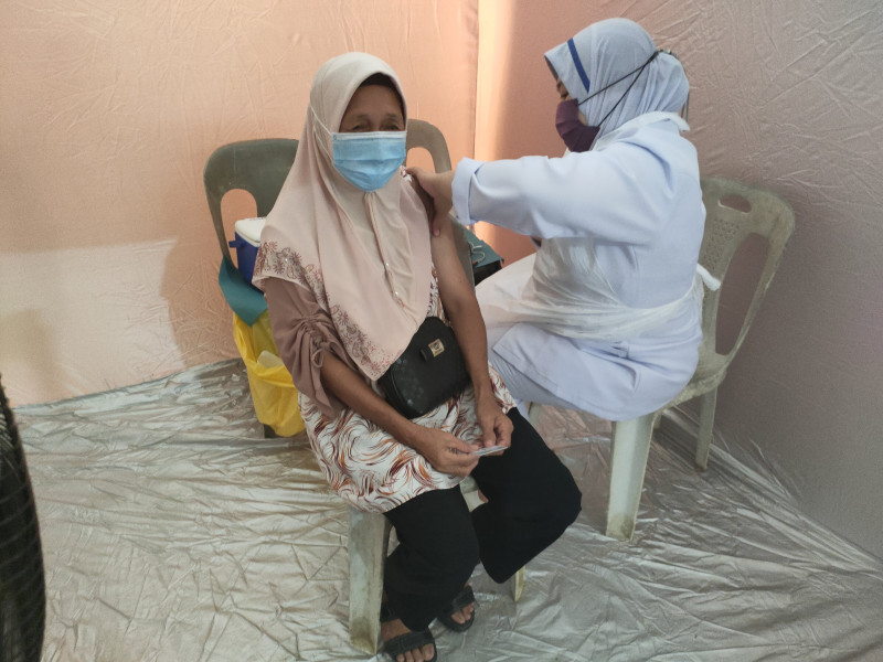 Vaccination outreach races against time to jab rural Sandakan folk
