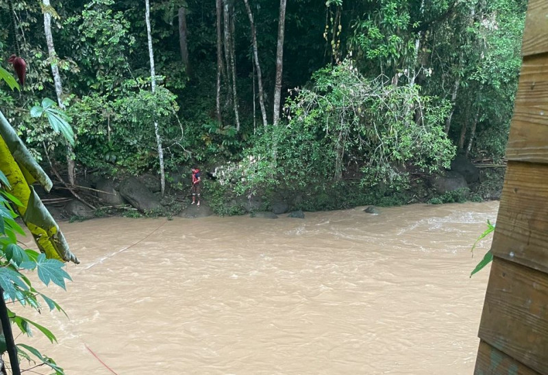 Family of 10 rescued from Sg Petang water surge: Fire Dept
