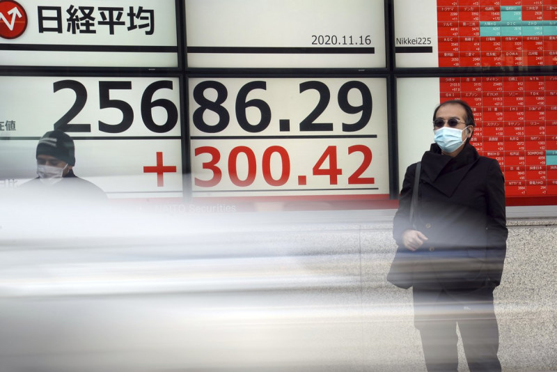 Tokyo stocks close down on first trading day of year