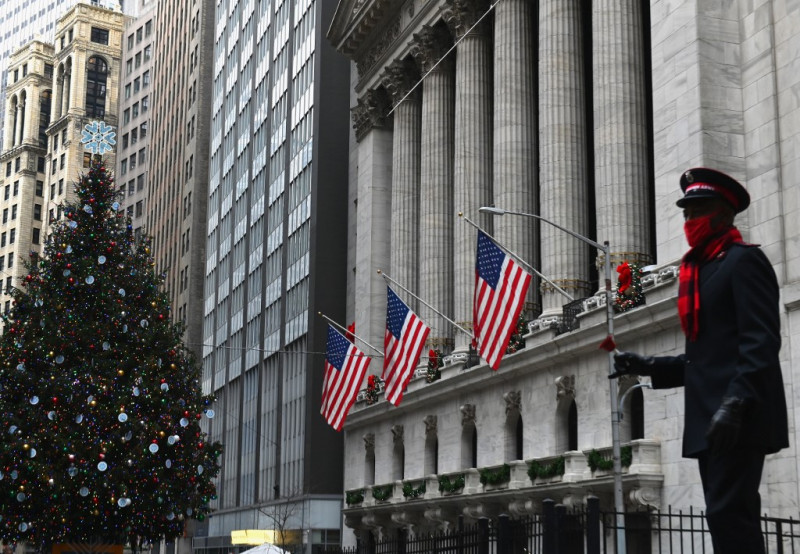 Most Asia markets advance after Wall St sets new records
