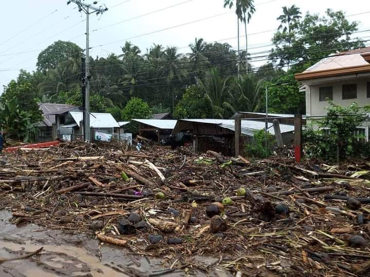 Death toll from Philippine floods, landslides climbs to 33