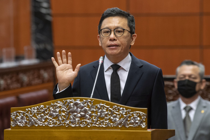 Senator worries escalation of socks issue may spark 'criminal' conduct, tells Akmal to stop going overboard