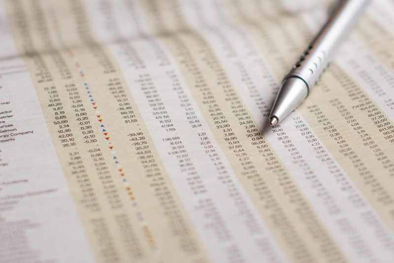 Asia stocks fluctuate as virus cases offset vaccine roll-out hopes