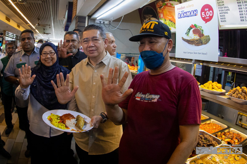‘Menu Rahmah’ meals for the poor launched without govt funds first: Salahuddin