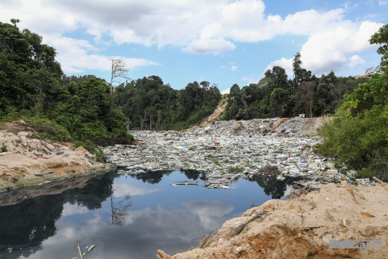 Cheras odour pollution: Kajang Municipal Council shuts down illegal landfill
