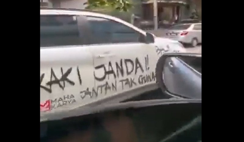 'Kaki janda' & 'lelaki tak guna' - hell had no wrath like a woman scorned