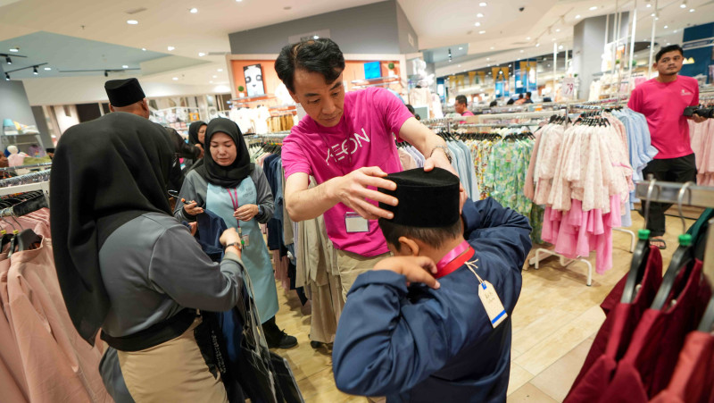 AEON helps spread the spirit of Ramadan