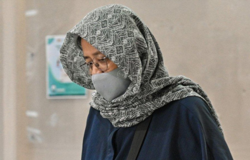 Court allows Daim's daughter to permanently keep passport