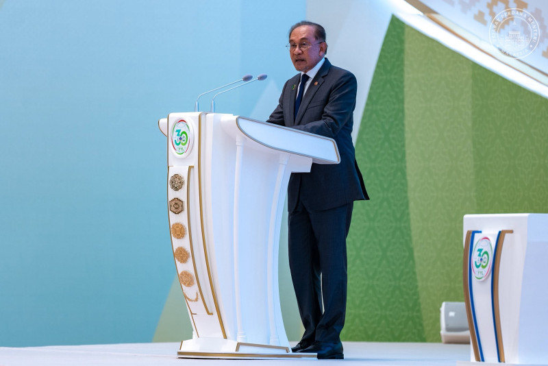 Acquisition of two gas blocks to Petronas an extraordinary development - PM