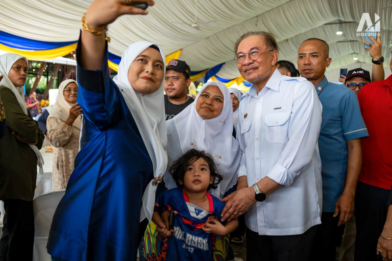 Anwar says anti-graft stance driving rivals’ bid to unseat him, urges Johor voters to back PH