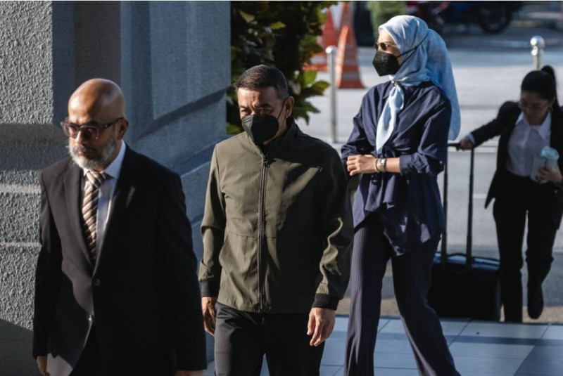 Case of illegal proceeds of ex-army chief and wife to be tried together