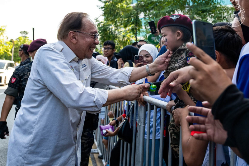 Anwar: Children’s smiles, dreams are Malaysia’s future (video)