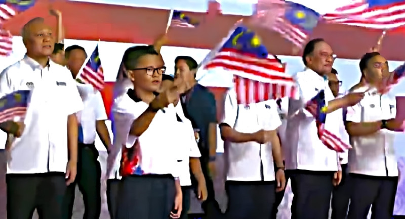 Anwar kicks off 2025 National Month and Jalur Gemilang campaign