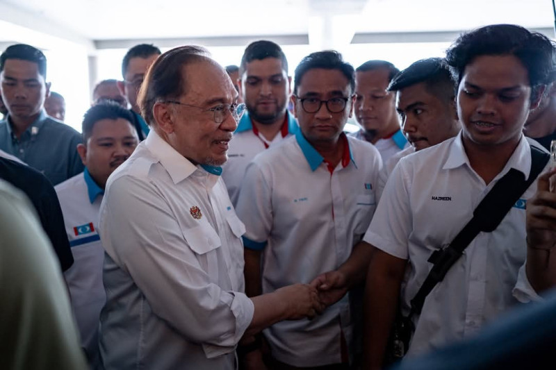Anwar urges PKR to uphold grassroots reform