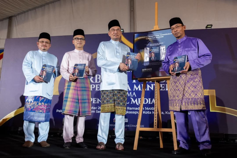 PM offers guidance to ERA FM presenters amid controversy 