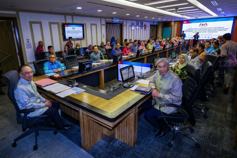 PM urges KKDW to expedite infrastructure projects