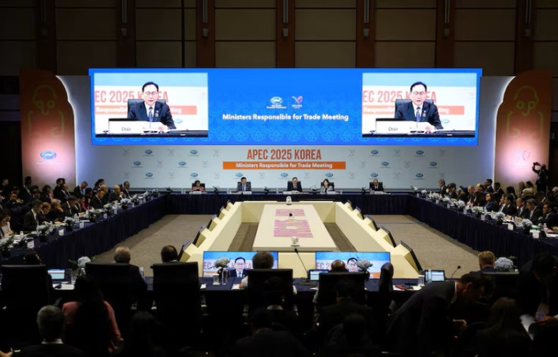 APEC leaders race to avoid repeat of 2018 deadlock as Trump skips Gyeongju Summit