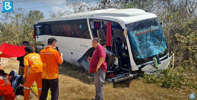 Bus with Malaysian tourists crashes in Thailand, 36 injured