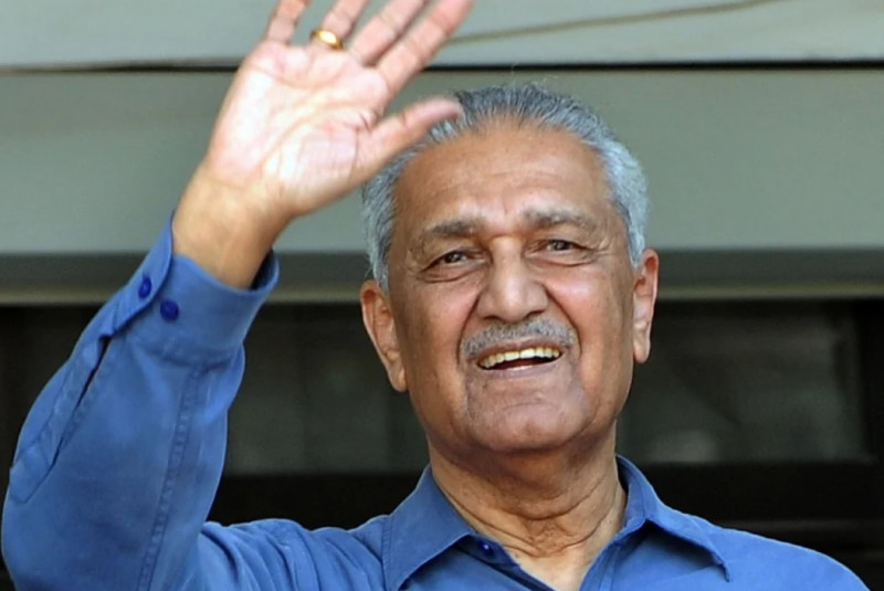 ‘Father of Pakistan’s bomb’ A.Q. Khan dies at 85