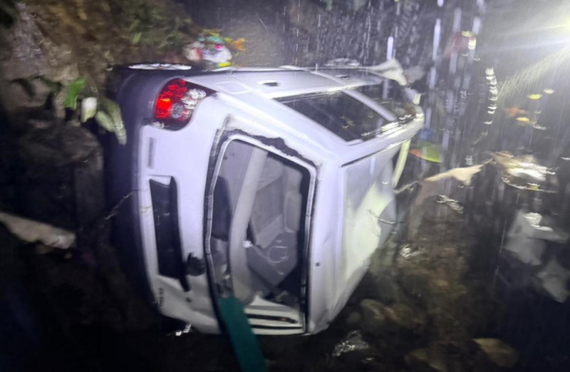 Man dies after car plunges into ravine on Genting Sempah road