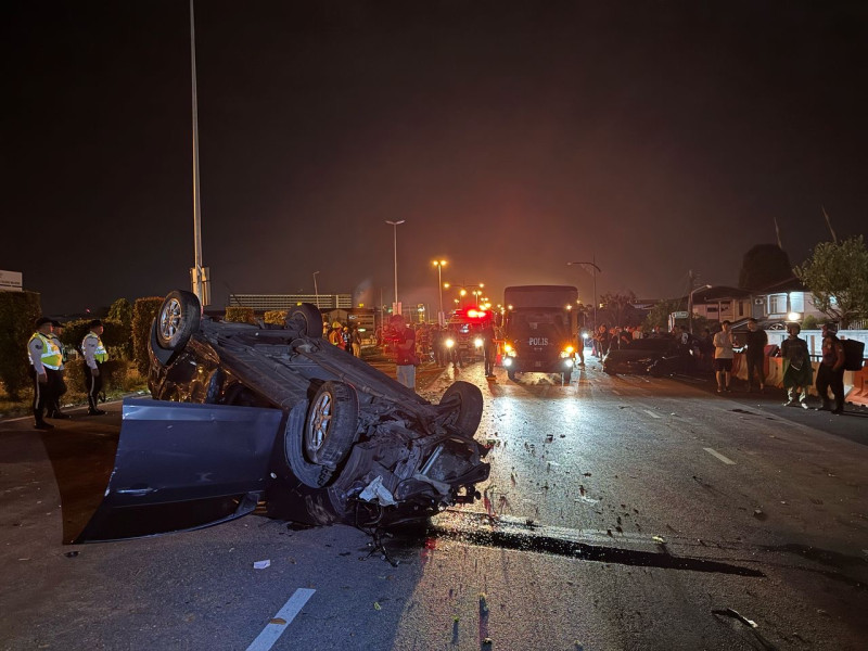 Tragedy: Two killed in midnight collision on Kuching’s Jalan Tun Jugah