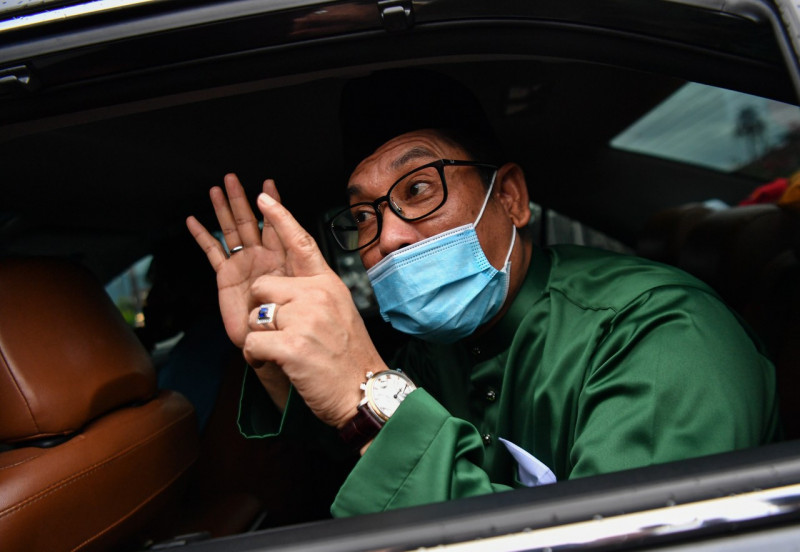 Faizal admits to rift within ruling alliance after confidence vote loss