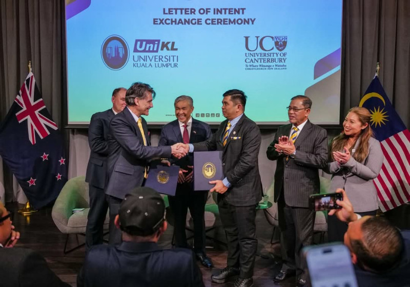 Zahid decries dismissal of strategic New Zealand visit