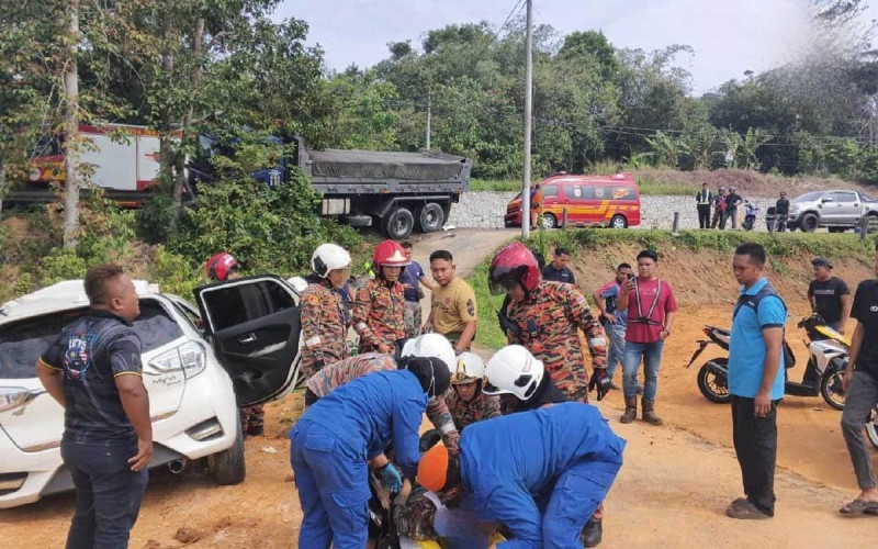 Soldier killed as car collides with lorry in Alor Gajah
