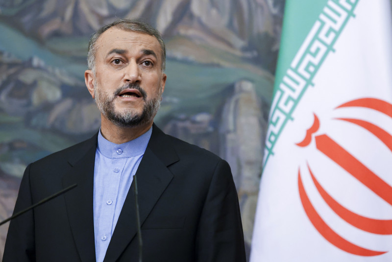 Iran wants closer ties with UAE: foreign minister
