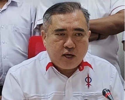 “There are traitors among us waiting to topple Aminuddin” - Loke