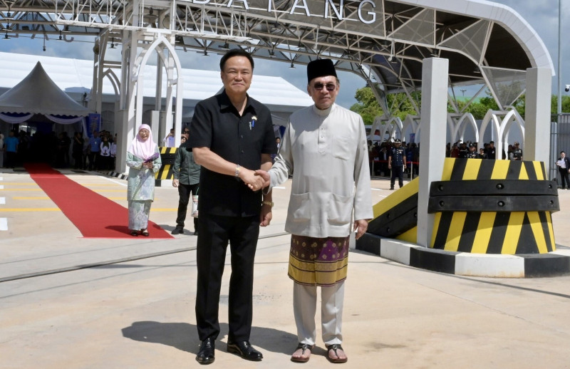 Malaysia-Thailand open historic border crossing to deepen trade, regional integration