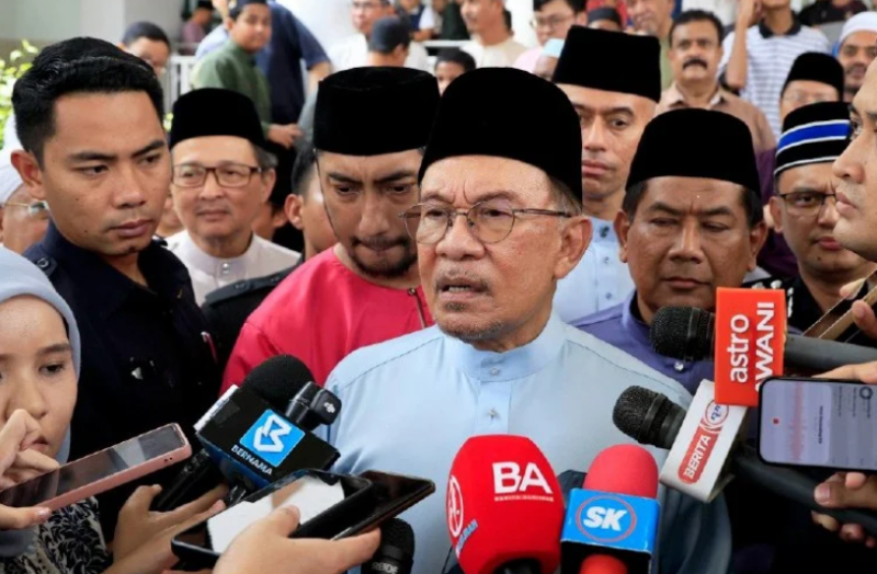 Anwar: ‘Government stable, GE16 timing up to me’