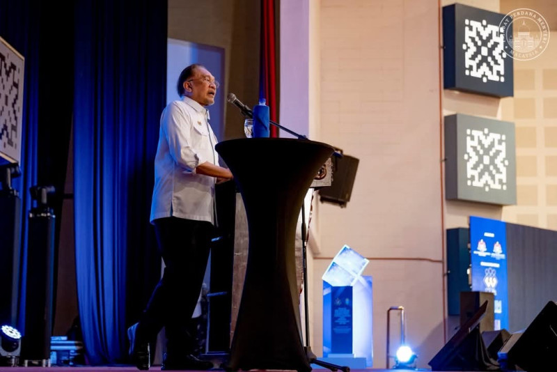 Anwar: All illegally obtained wealth must be returned to the people