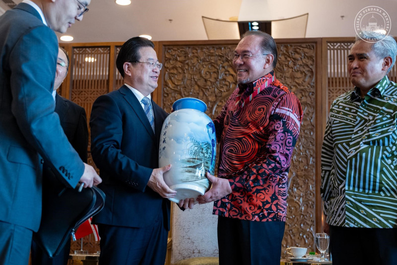 Malaysia - China reaffirm commitment to strengthen diplomatic, security cooperation