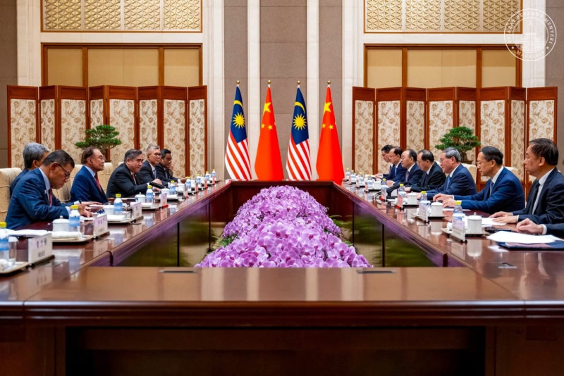 ECRL extension to Thai border under early review, says Anwar in Beijing